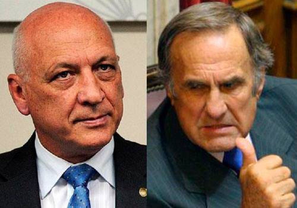 Canales clandestinos: cruces entre Bonfatti y Reutemann
