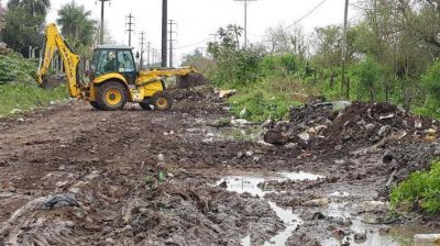 Vialidad Provincial limpi� basural en Villa Rio Negro y enripi� la calle Andreani