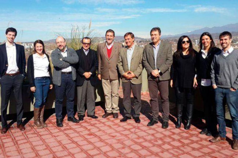 Cipolini particip de nuevo encuentro con intendentes en la Provincia de Mendoza