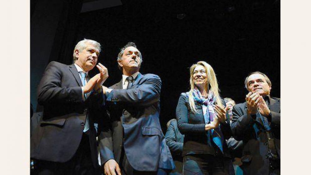 Scioli pidi� apoyo a los empresarios y alert� sobre un 