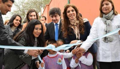 Ratifican fuerte inversi�n para la educaci�n de 280 mil santiague�os