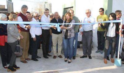 Inauguraron obras de refacci�n en la Uni�n Vecinal de Villa San Dami�n