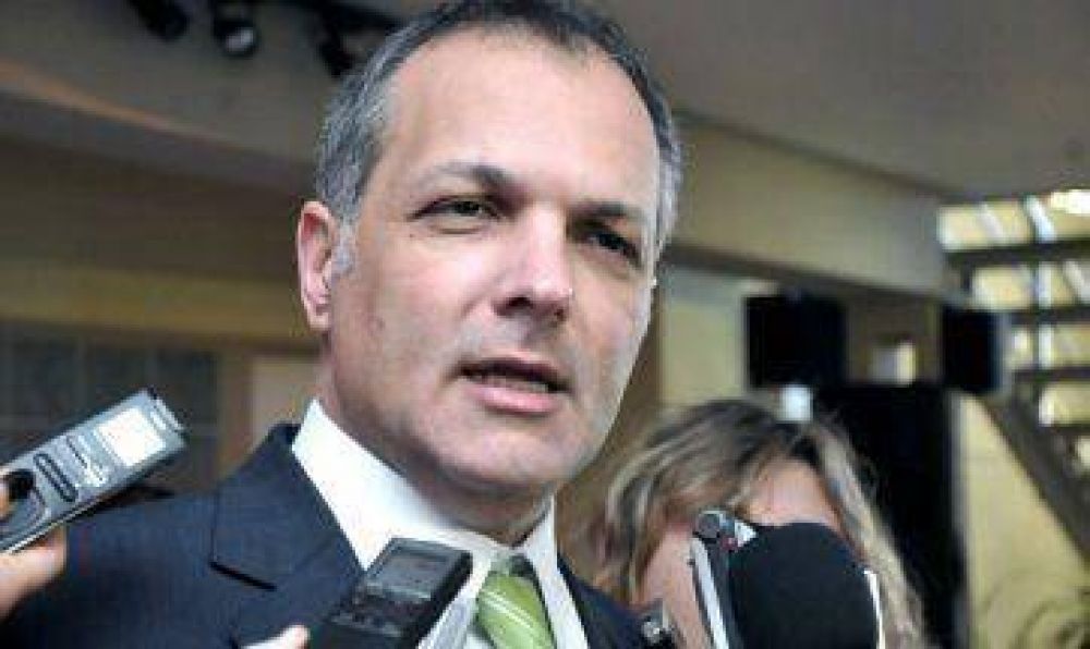Anuncian licitaci�n para el aeropuerto de Comodoro