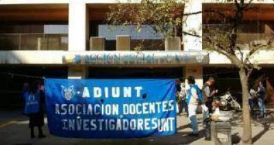 Adiunt exige una auditor�a en la Acci�n Social de la UNT