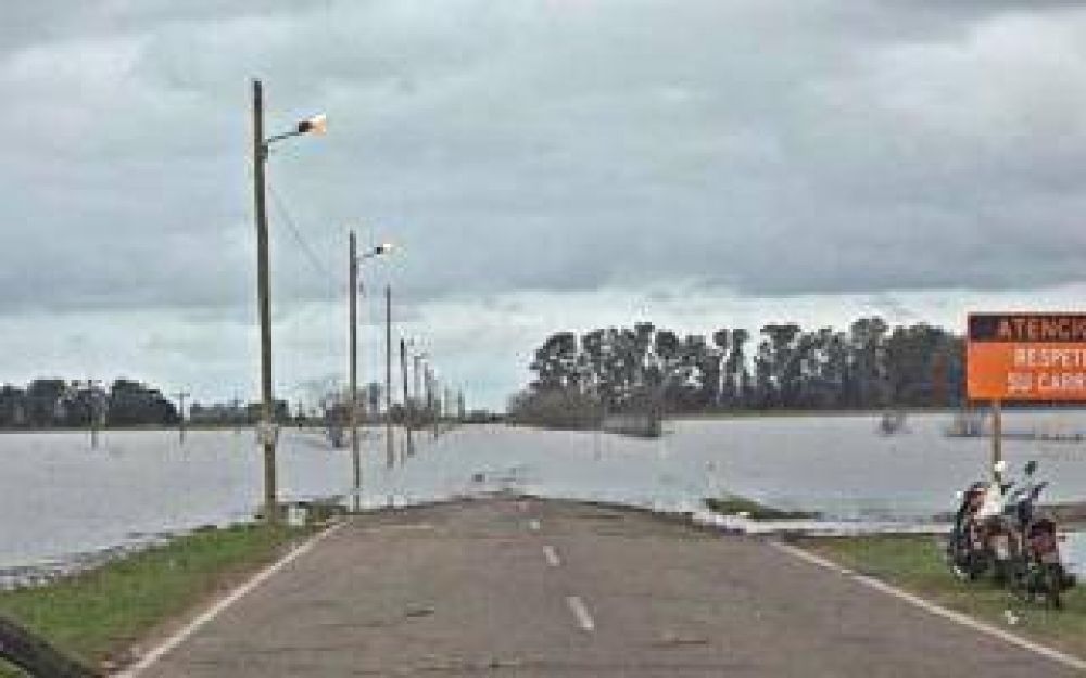 Inundaciones: Operativo emergencia por crecida del Ro Salado