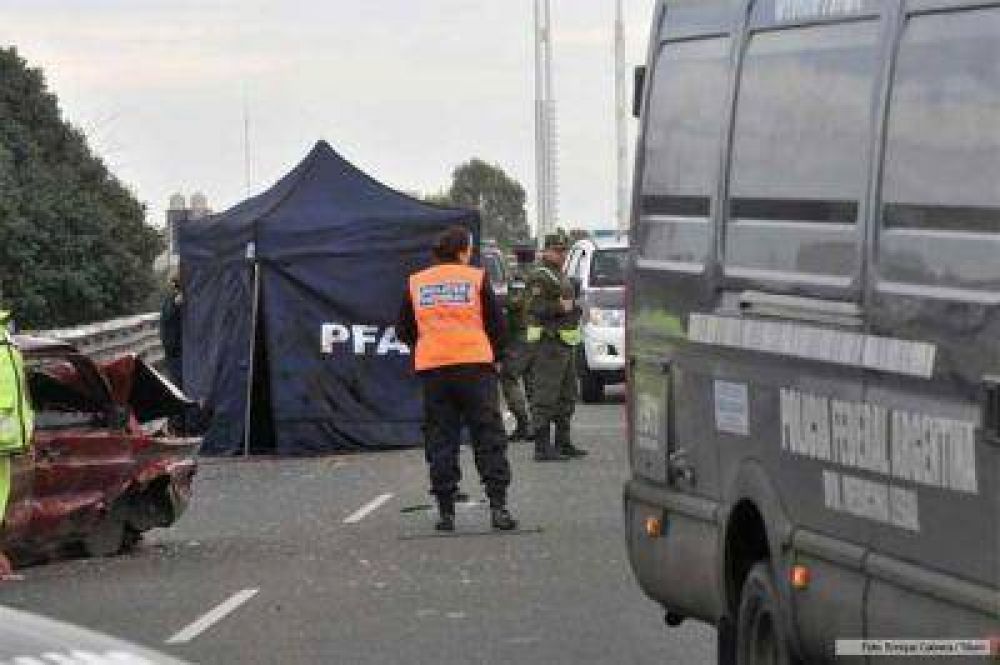 Muri� una joven durante una persecuci�n y choque para evitar un control policial en Mataderos