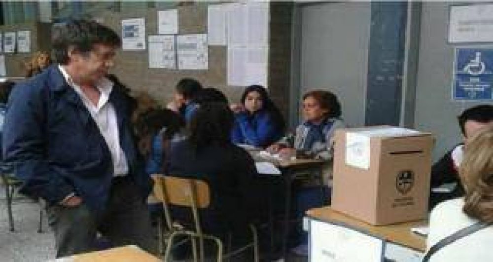 Bussi pidi� la implementaci�n del voto electr�nico