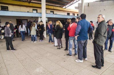 #Elección2015: votó más del 70 por ciento del padrón en Tucumán   