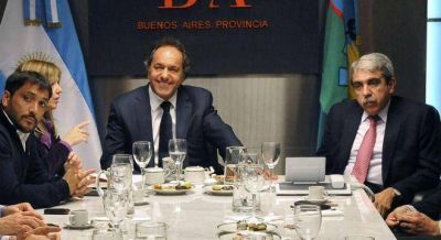 Scioli le pidi� a An�bal que una fuerzas y la corte con las chicanas