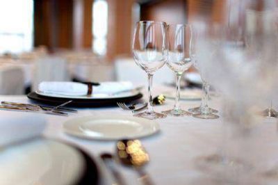 �Los restaurantes deber�n brindar servicios y productos acordes a la ley�