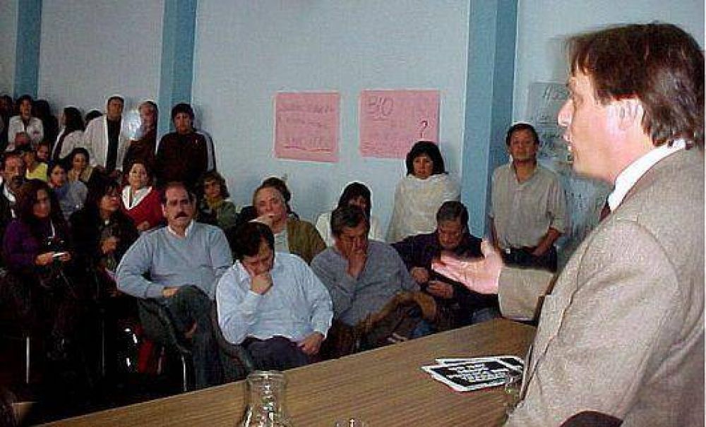 Urbani: " la situaci�n econ�mica no permite discutir temas salariales" 