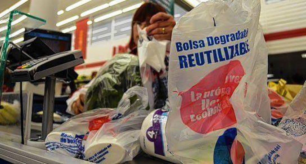 Bolsas de s�per: impulsan la ecotasa