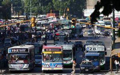 La mitad de los viajes en la Capital y el conurbano se hace en transporte p�blico