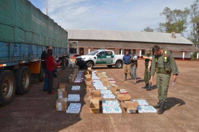 Gendarmer�a intercept� dos camiones con celulares