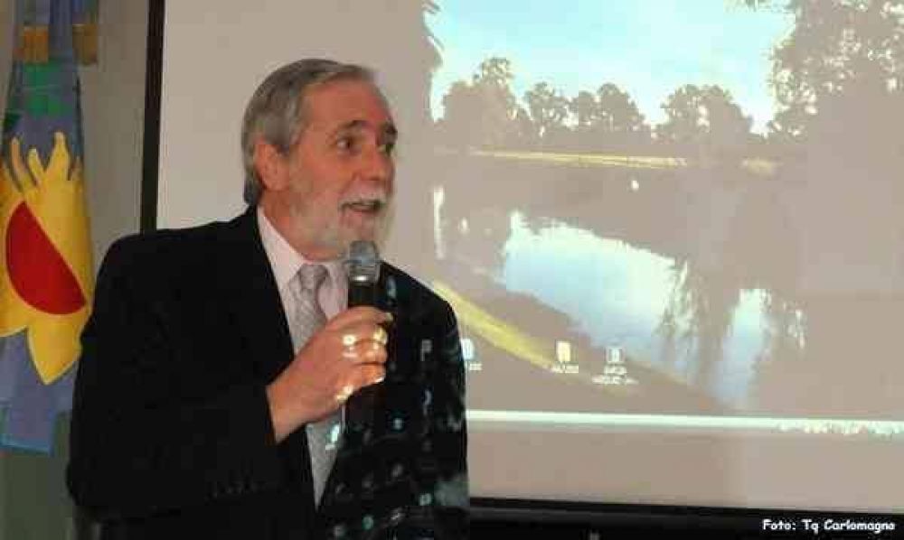 El desarrollo local, los desaf�os profesionales y los nuevos escenarios econ�micos en el CPCE