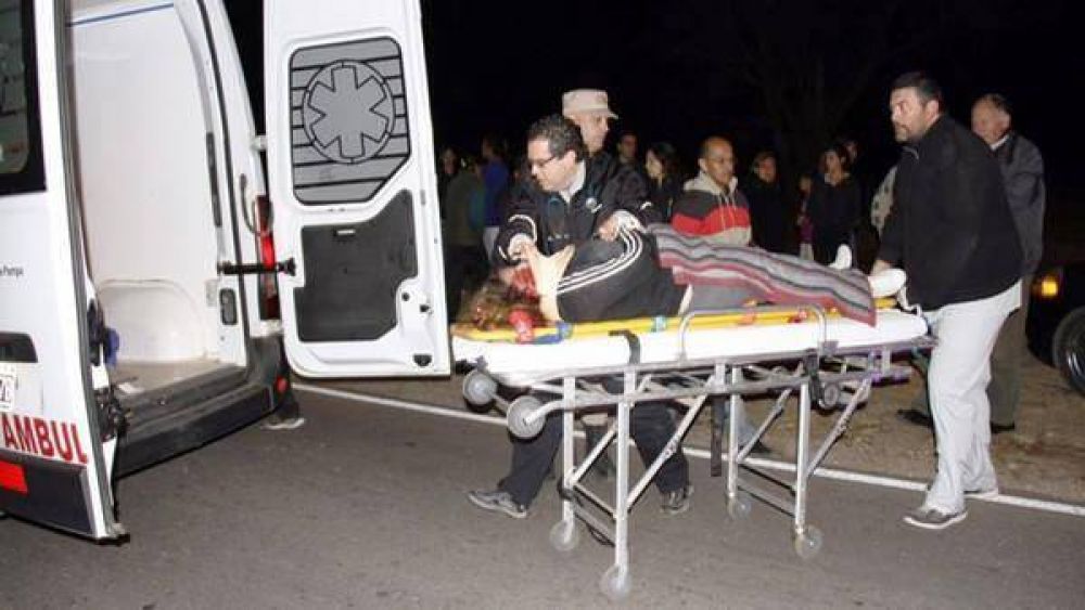 Corr�an picadas en una moto con un beb� y cayeron: muri� la mam�
