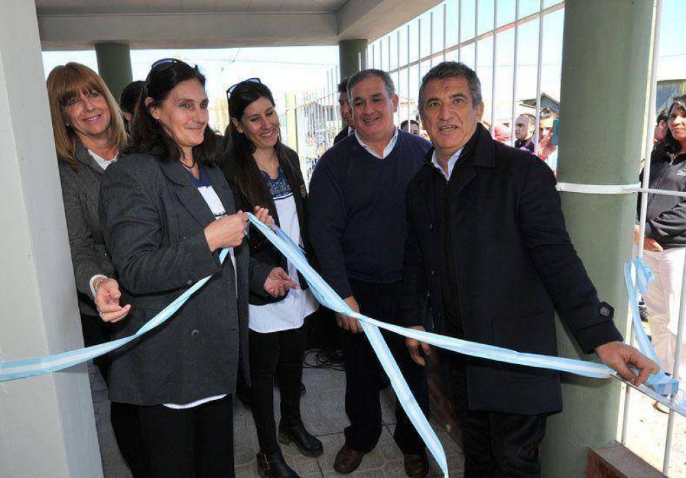 Urribarri inaugur el Centro Educativo para Jvenes y Adultos en Ceibas