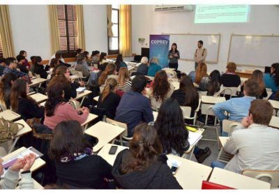 Capacitan a operadores para prevenir y erradicar la violencia de g�nero