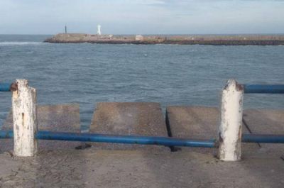 La Escollera Norte en un peligroso estado de abandono��Alguien har� algo?