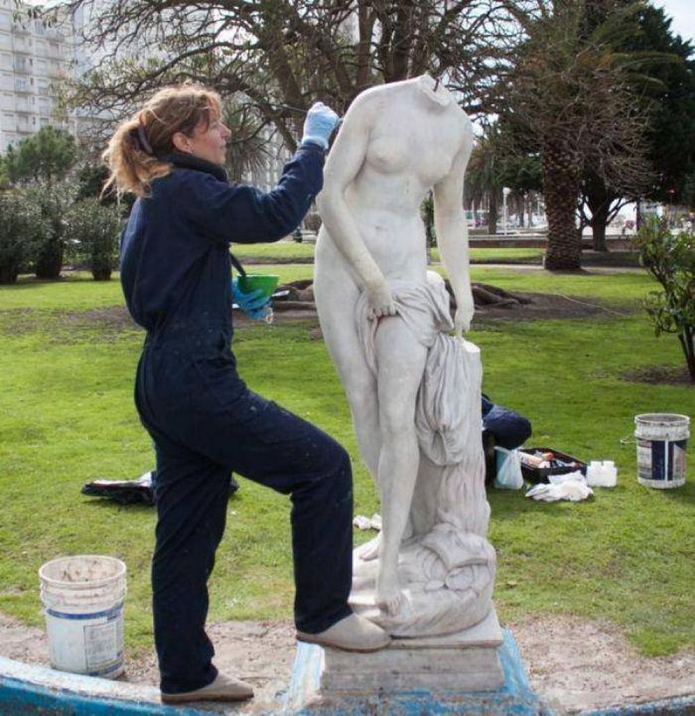 Restauran distintos monumentos en plazas 