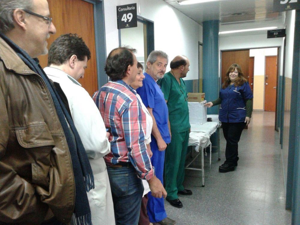 Cerca de 700 trabajadores del area de salud fueron a las urnas