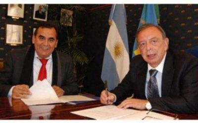 Z�ccaro pide a Molina 