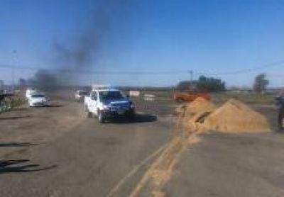 Persecuci�n a los tiros en medio del corte de la ruta 1001