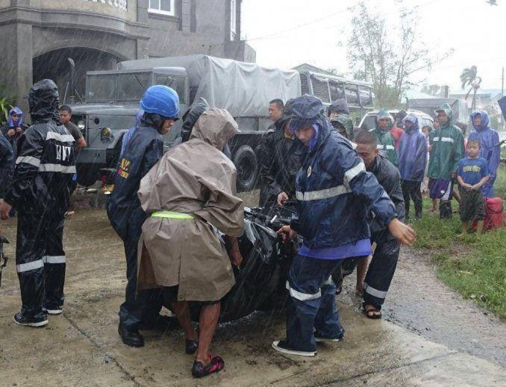 El paso del hurac�n Goni dej� al menos 21 muertos y 15 desaparecidos en Filipinas