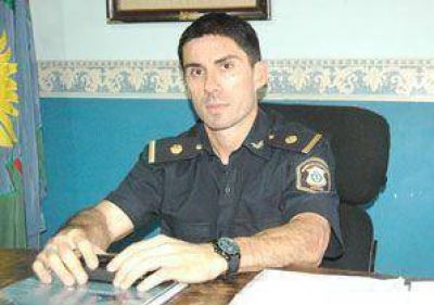 Lo detuvieron en un control de transito, se enoj� y lo detuvieron