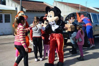 La Juventud Peronista festej� el d�a del Ni�o recorriendo barrios
