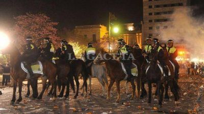 El infierno se desat� frente a la Casa de Gobierno