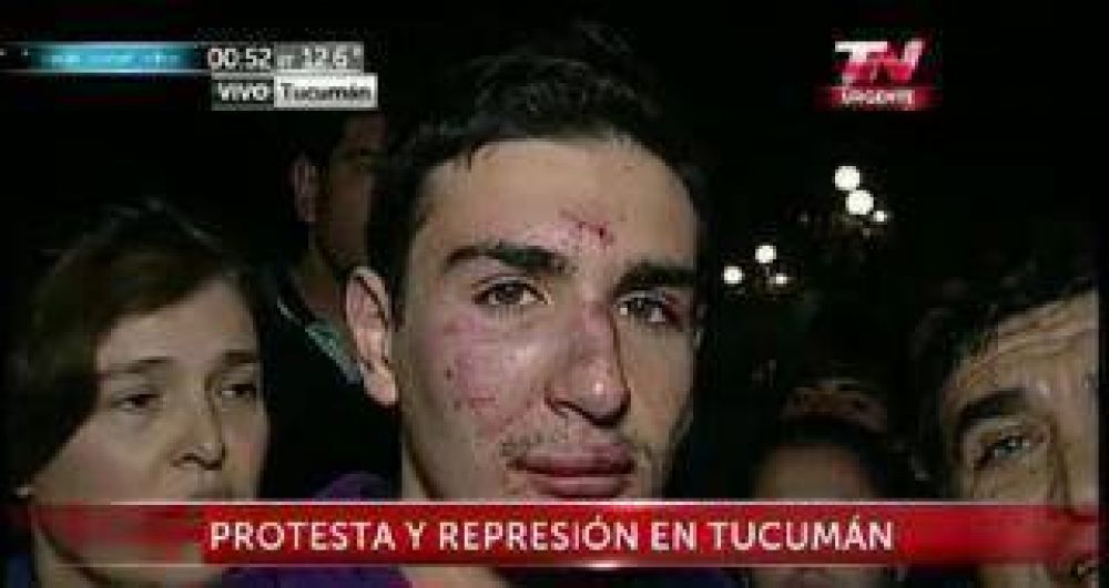 La polic�a reprimi� en la plaza Independencia a quienes reclamaban elecciones transparentes