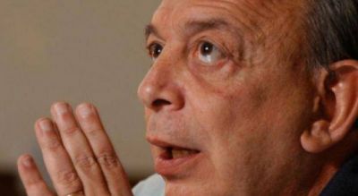 En la recta final, Z�ccaro le sac� 54 votos de diferencia a Molina y gan� la interna del FpV