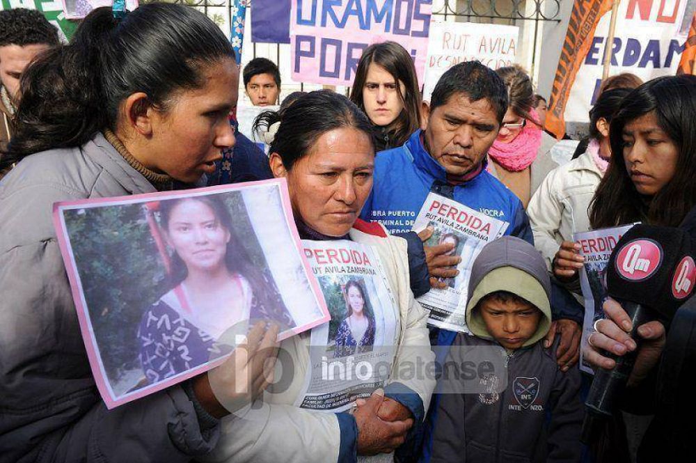 Familiares y amigos marcharon para pedir que se refuerce la b�squeda de Rut �vila