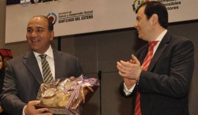 Zamora felicit� a Manzur y le mand� un fuerte abrazo