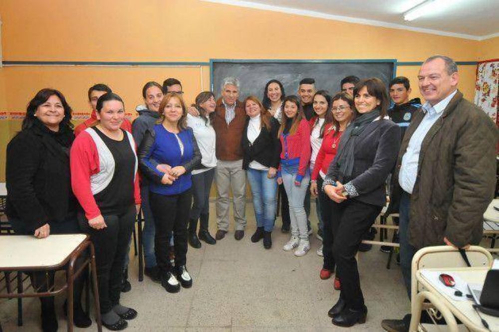 El gobernador Poggi visit a los alumnos del PIE de la Villa de la Quebrada