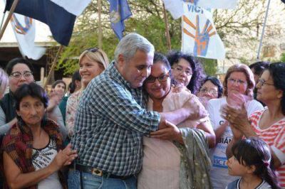 Barrio San Jos�: Fabi�n R�os inaugur� pavimento, obras pluviales y un SUM con millonaria inversi�n