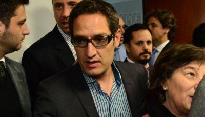 Bustos Fierro pide investigar a M�ndez y al jefe de Polic�a