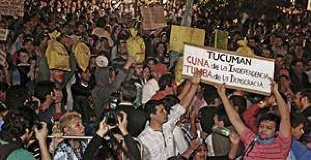 Un�nime condena por la represi�n en Tucum�n y denuncia opositora de fraude