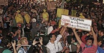 Un�nime condena por la represi�n en Tucum�n y denuncia opositora de fraude