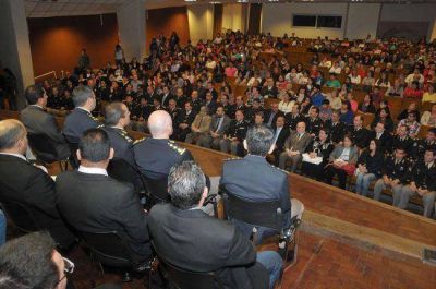 Reconocimiento por 25 y 30 a�os al personal policial