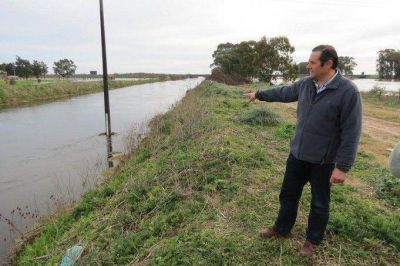 El Intendente indic� que el agua contin�a bajando