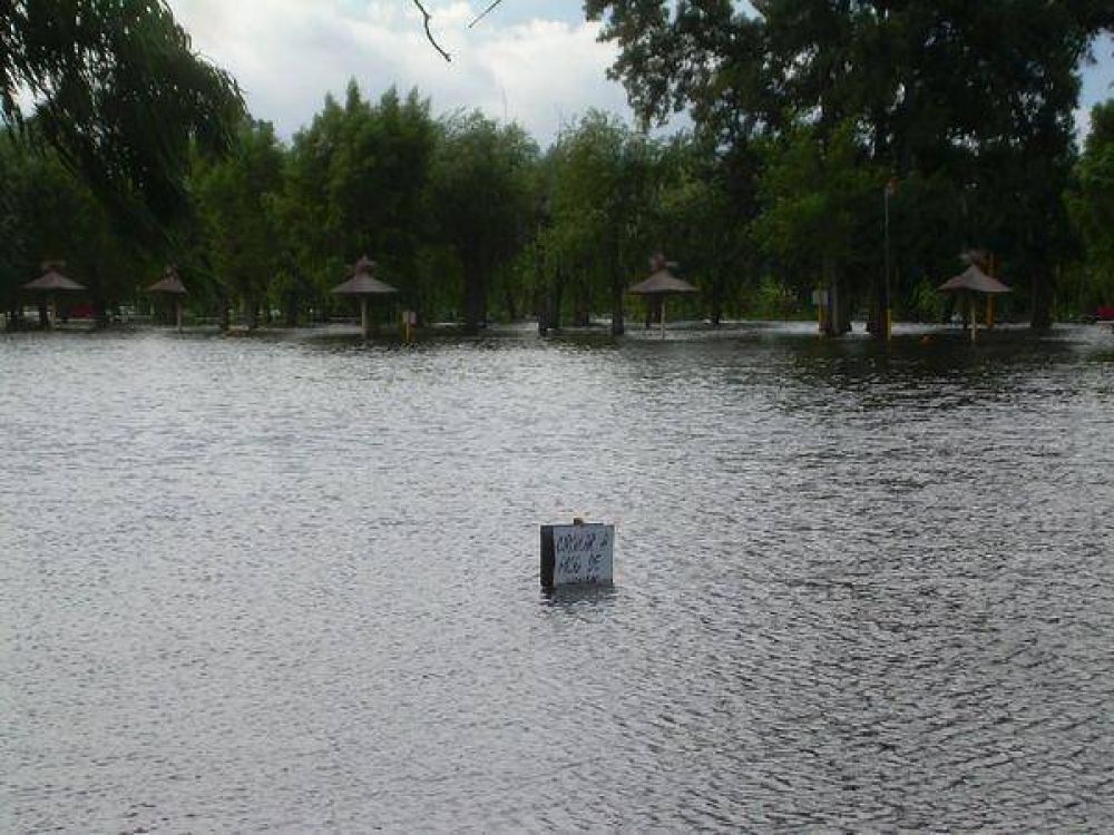 Hay 80 mil hect�reas tapadas por el agua