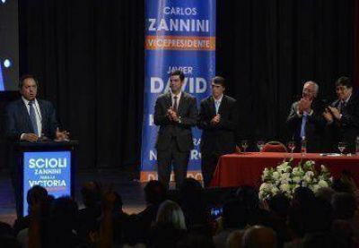 Scioli quiere votos radicales y socialistas