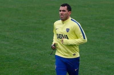 Carlos Tevez tiene una lumbalgia y enciende la alarma para Boca y la selecci�n
