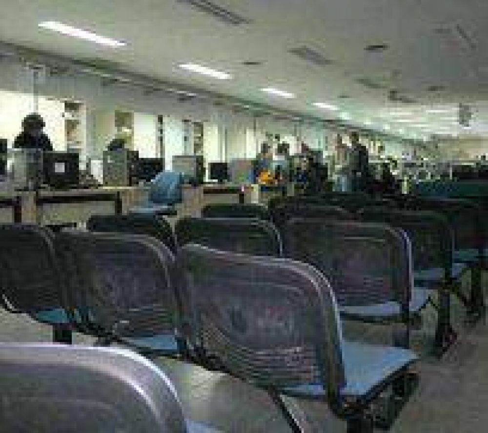 Trabajadores de ANSES realizan medida de fuerza