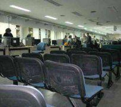 Trabajadores de ANSES realizan medida de fuerza