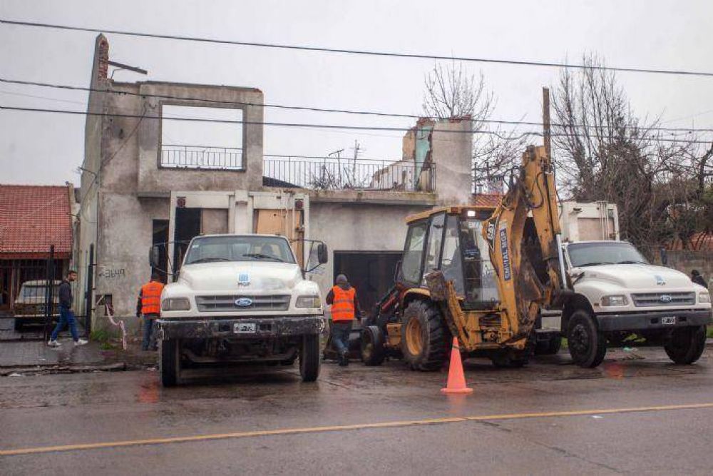 El Municipio realiz tareas de limpieza en locales abandonados en avenida Jara
