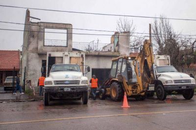 El Municipio realiz� tareas de limpieza en locales abandonados en avenida Jara