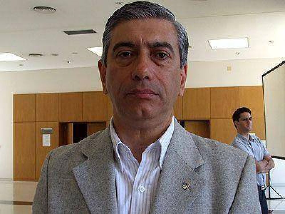 Di Sabatino sostuvo que "Kirchner garantiza el proyecto nacional".